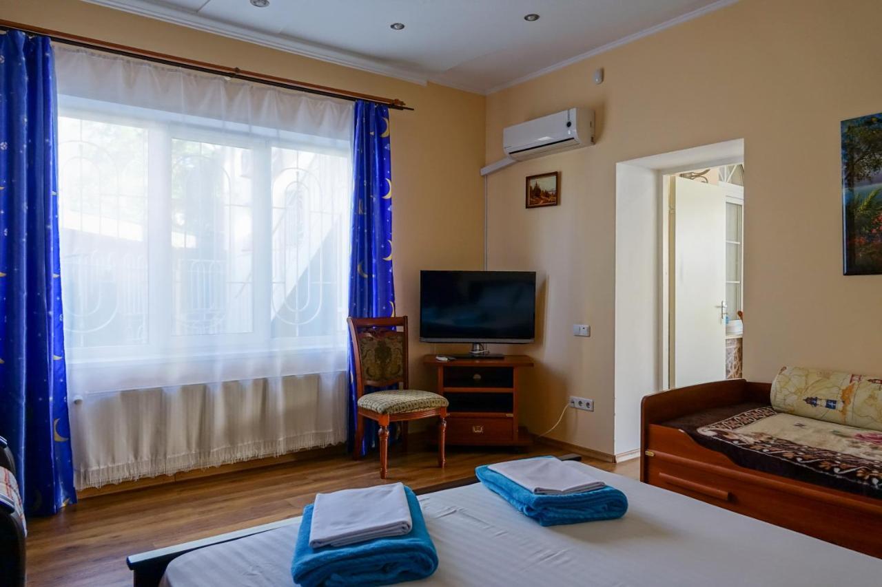 White House Apartments Odesa Exterior photo