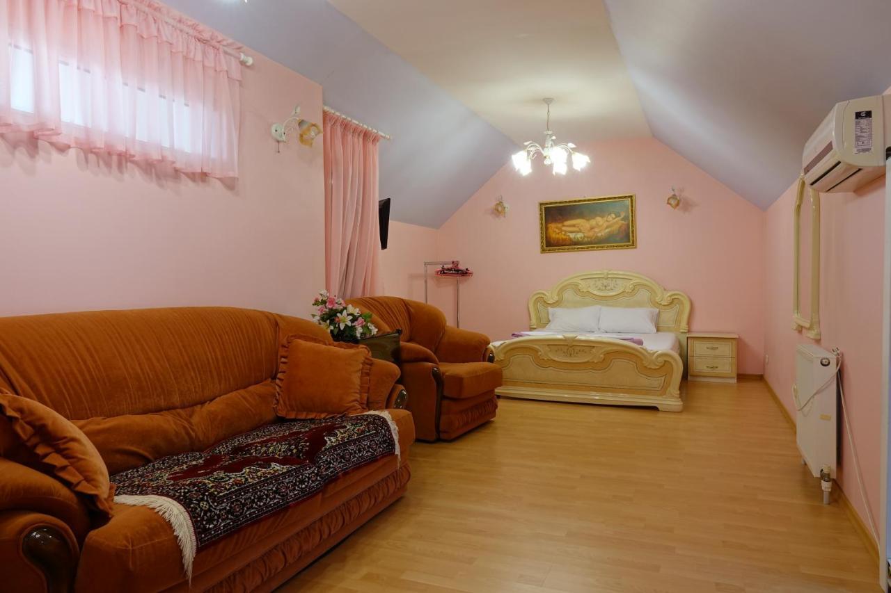 White House Apartments Odesa Exterior photo