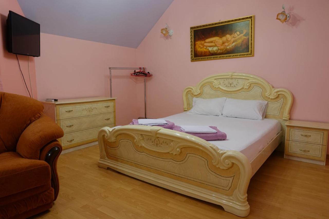 White House Apartments Odesa Exterior photo